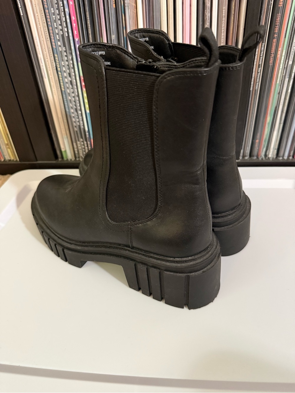 Black Women's Chunky Chelsea Boots - Sleek Platform Style - Picture 3 of 4